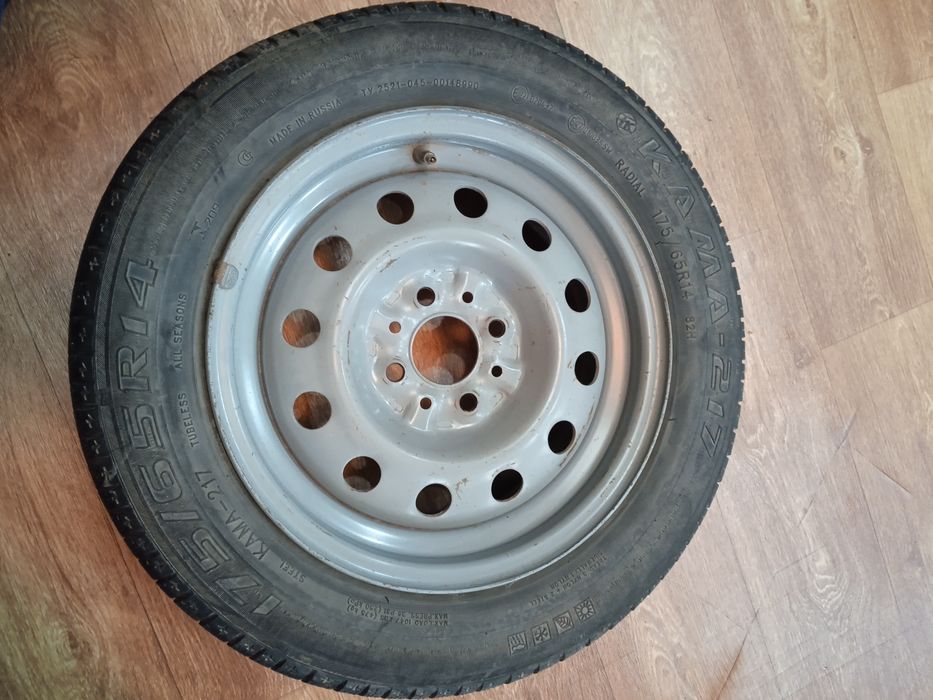 Продам резину Кама 217 175/65/14