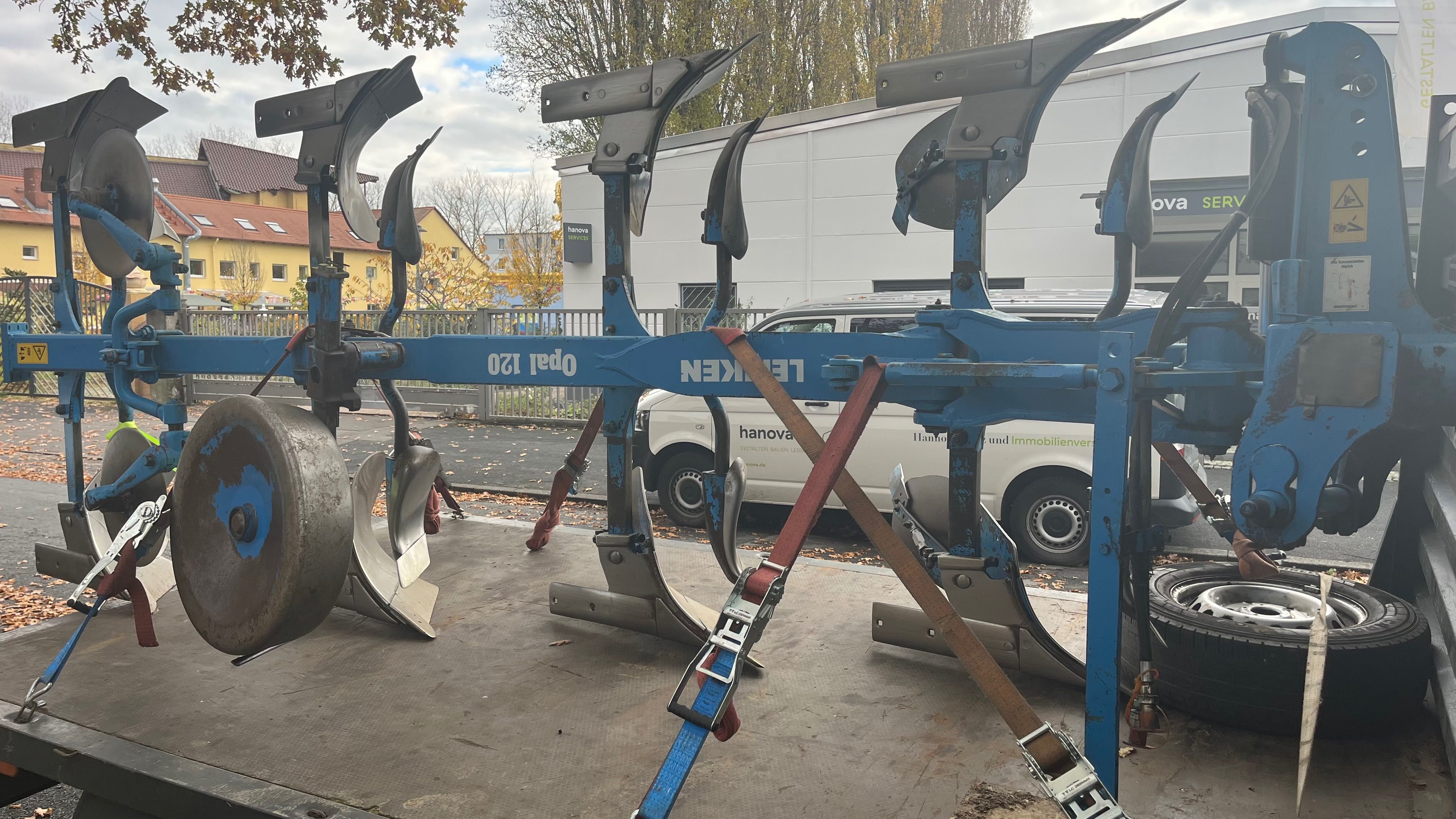 Lemken Opal 120 Omoch, Plug Claas Arion Case Puma Belarus tortadi