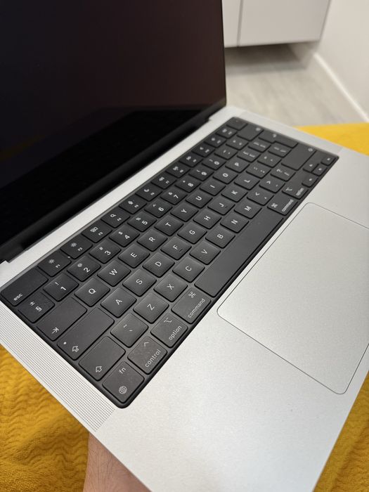 Macbook Pro 14 M1 Pro 2021 16GB RAM 1TB