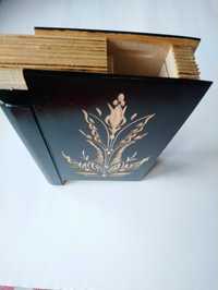 Cutie lemn forma carte deschidere speciala loc depozitare ascuns negru