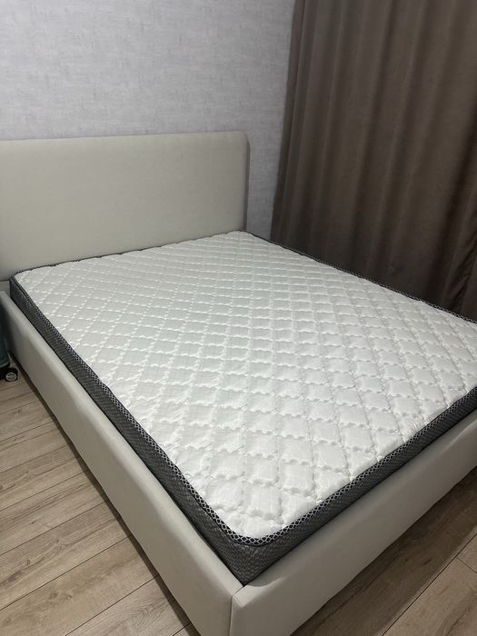 Матрас 160*200 как новый