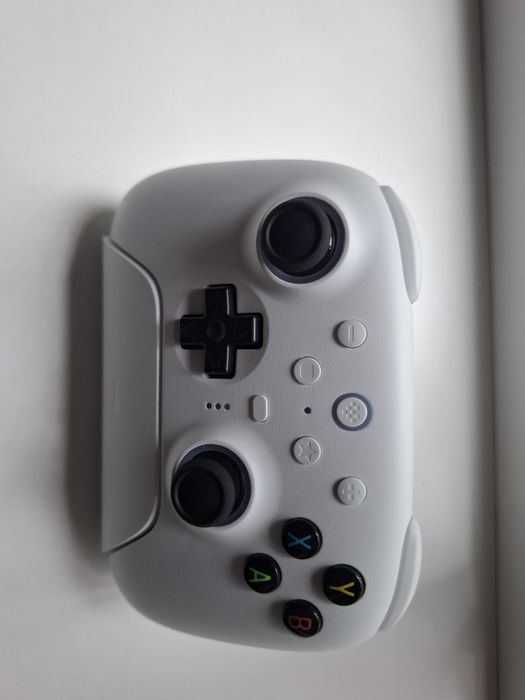Игровой контроллер 8BitDo Ultimate 2 Wireless Controller белый