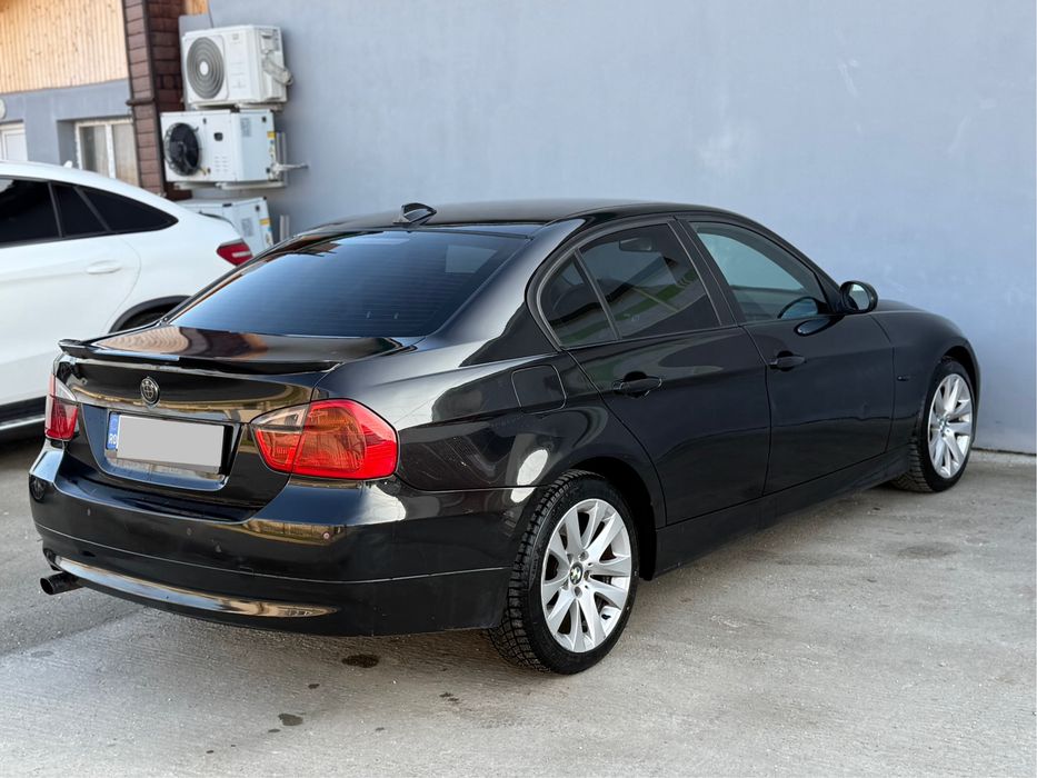 Bmw e90 2.0d 163 cp automat navi mare hi-fi piele