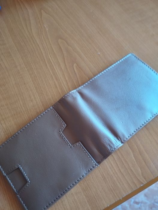 Vând portofel nou din piele naturală