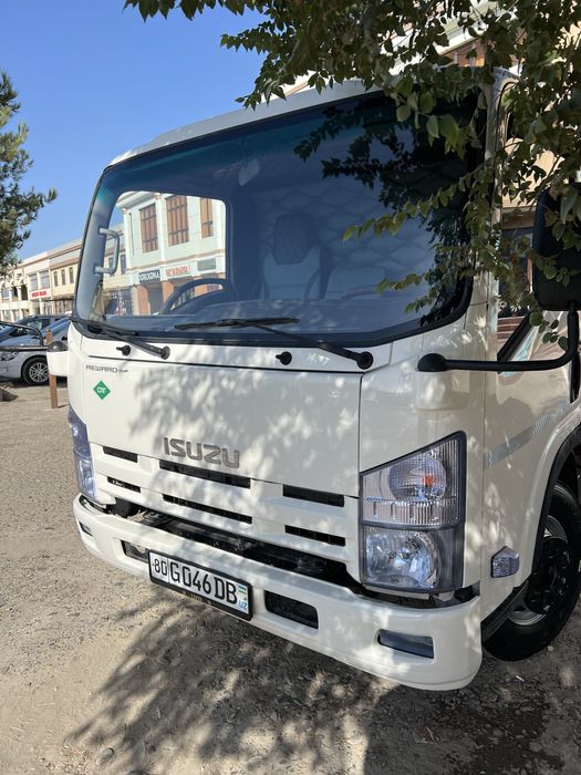 Isuzu Samasval yili 2010
