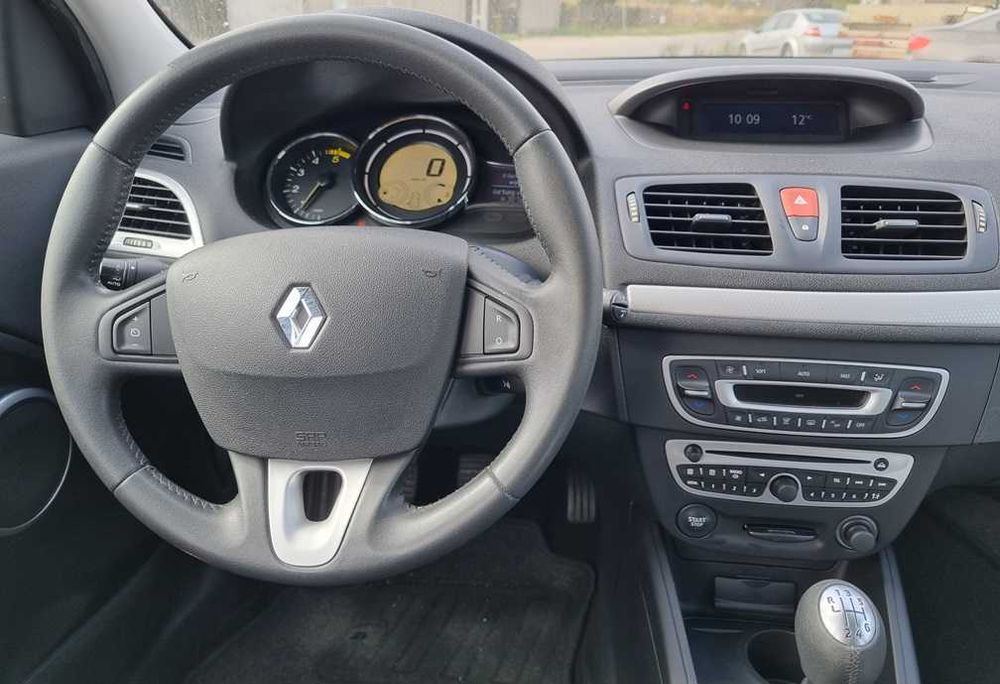 Renault Megane 1,5 diesel, 2010,dublu climatronic, 6 trepte