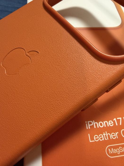 MagSafe Leather Case iPhone 17 pro