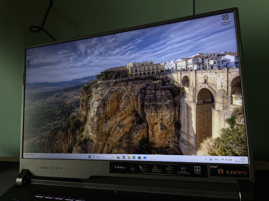 Vand Laptop Gaming Premium Asus Rog Strix G17IE cu Windows 11 PRO