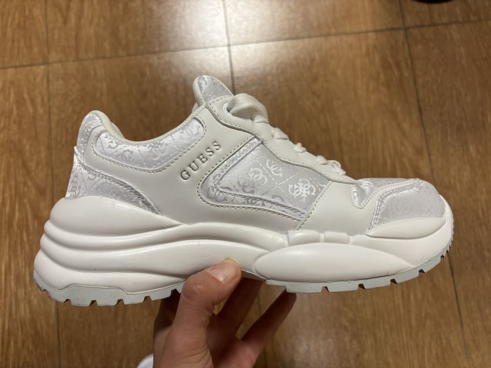 Guess сникърси марстонки 40 номер