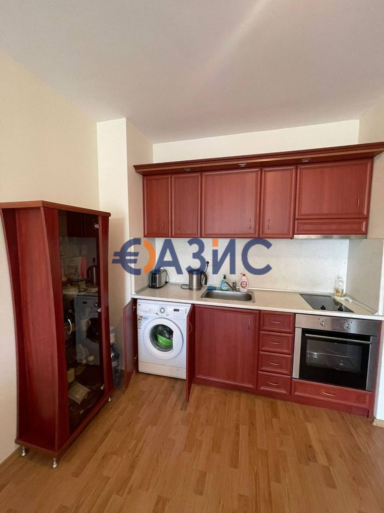 Продава се Двустаен апартамент в Обзор - 72 кв.м за 903 €/кв.м - Снимка #6