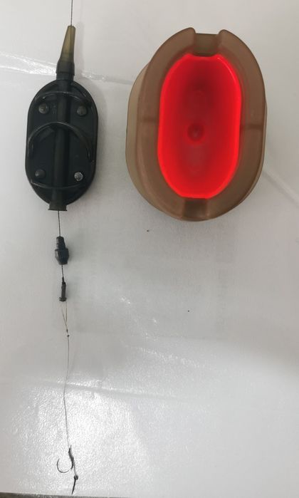 Vând monturi feeder tip Preston