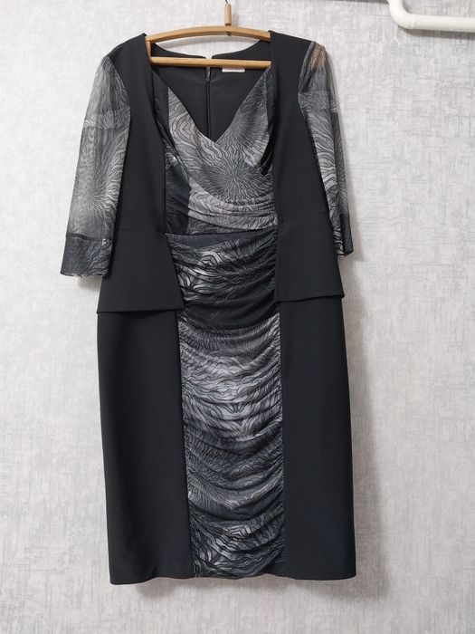 Платье женское,серое.