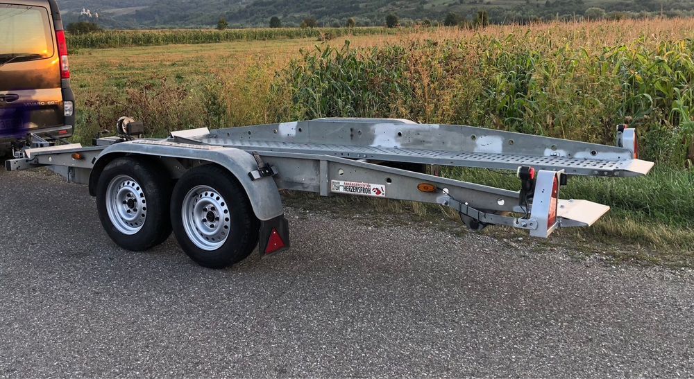 Vând platformă Brenderup Thule stare impecabilă înmatriculată