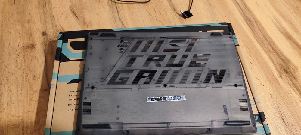 Msi Cyborg GAMiNG noutbuk notebook noutbuk