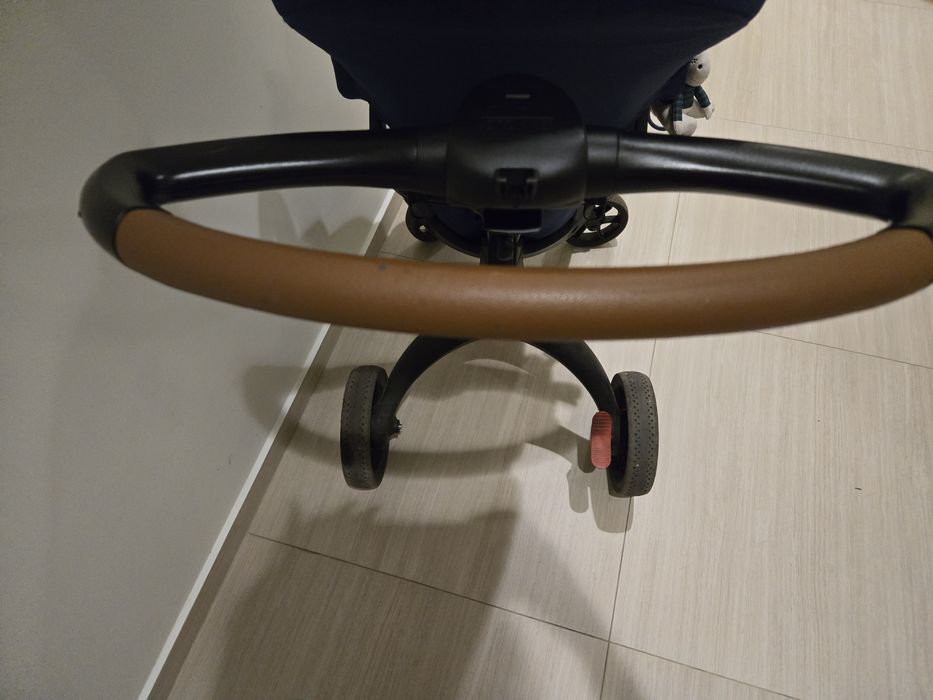 Спешно. Stokke royal blue