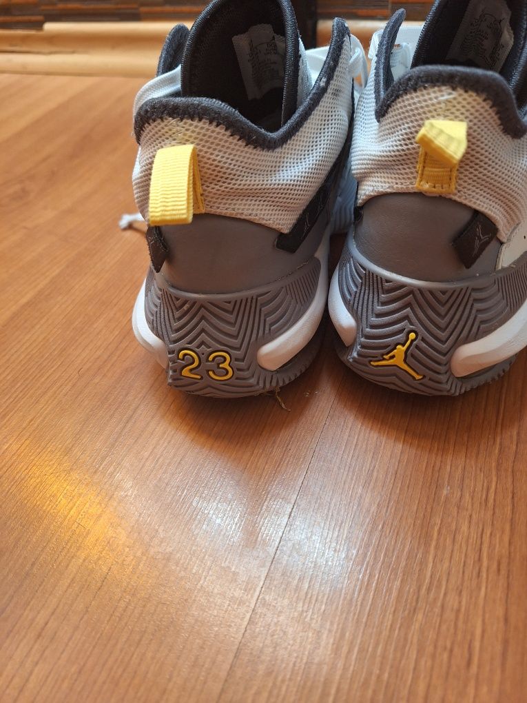 nike jordan stay loyal 2