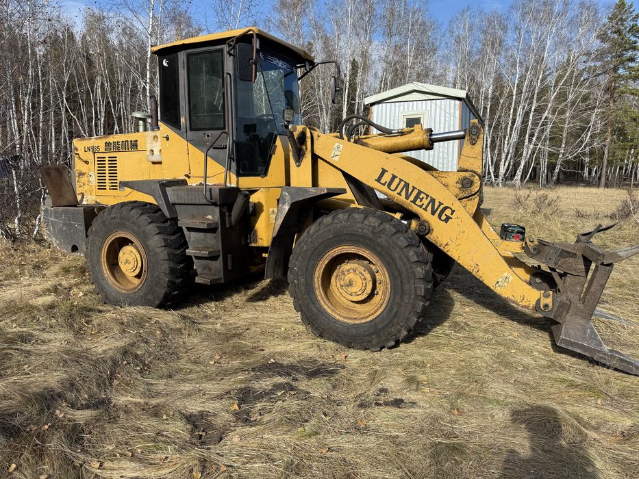 Китайский фронтальный погрузчик