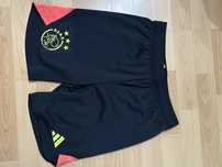 Pantaloni scurti cu ajax amsterdam ,marimea 13-14 ani 164