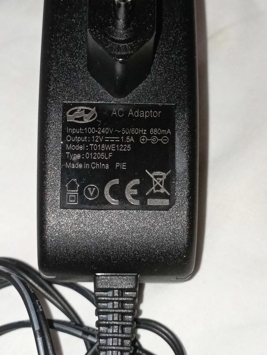 adaptor AC/DC de 12V 1.5A ,Nou