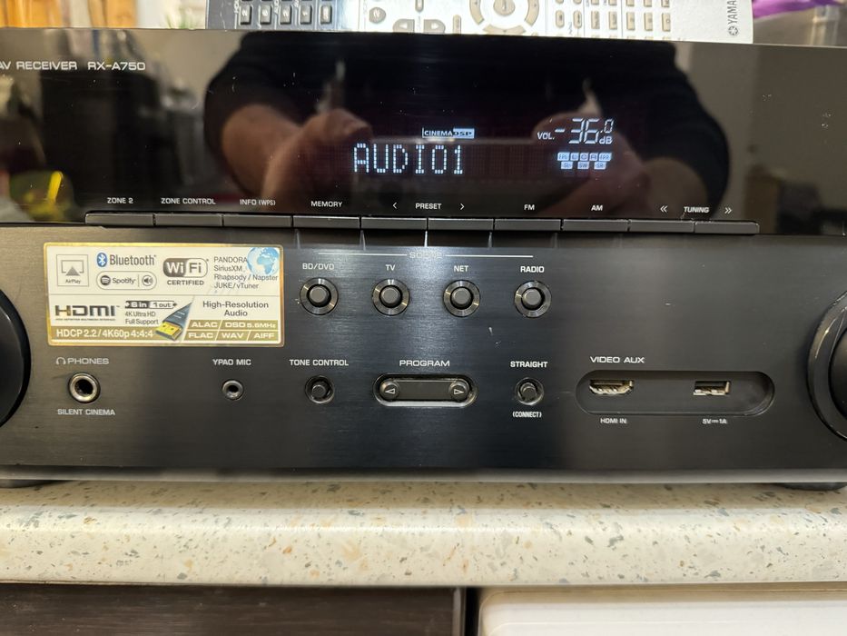 Yamaha RX-A750 resiver