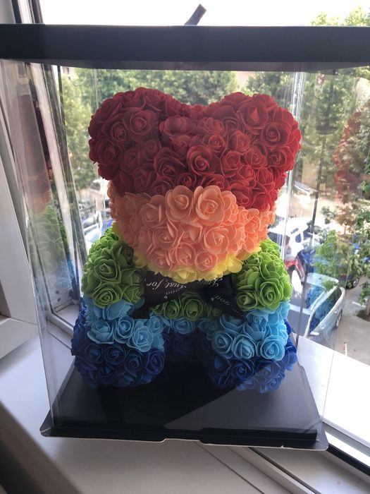 Ursulet figurina in culori degrade inaltime 40 cm 170 lei