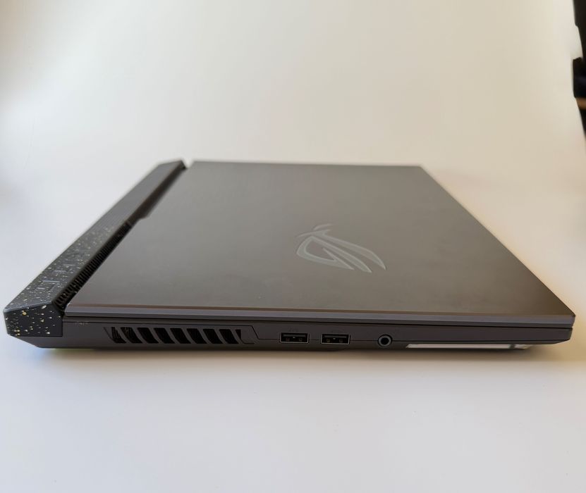 геймърски лаптоп Asus Rog Strix G513RC