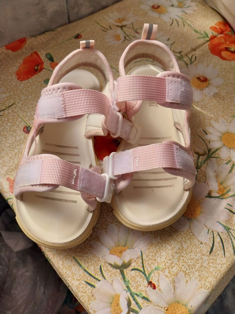 Sandale fetițe  roz