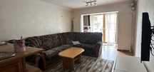 Vând apartament 3 camere zona de jos