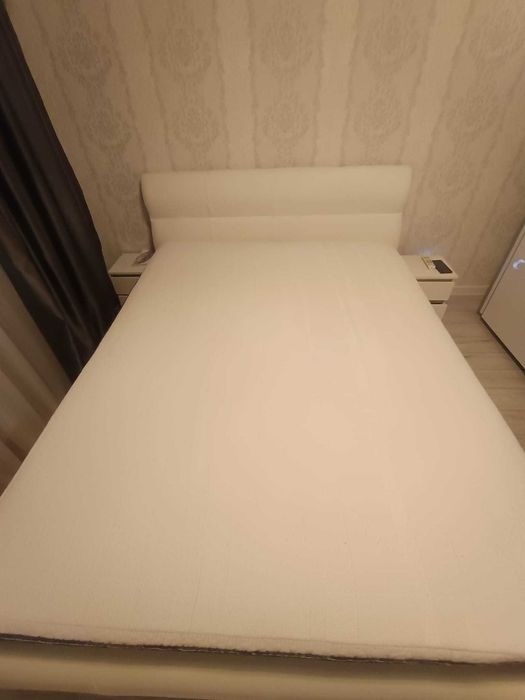 Vand pat 160 x 200 cu saltea si 2 somiere incluse