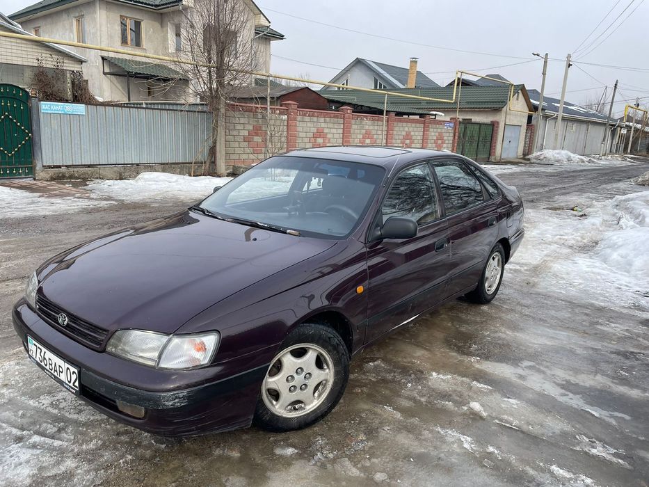 Продам машину хорошем состояний Карина е 1.6 обьем