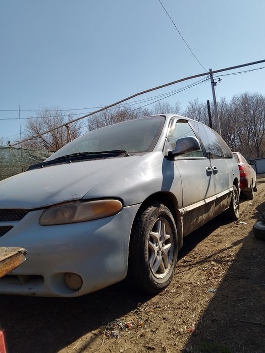 Додж caravan 1999г.в.