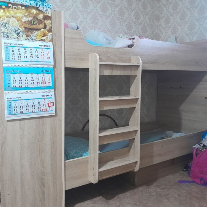 Кровать двухярустныи