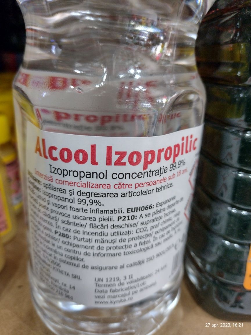 Vând alcool izopropilic și gaz lampant/petrol