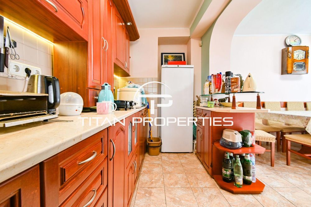 Къща за продажба в ж.к. Надежда 2