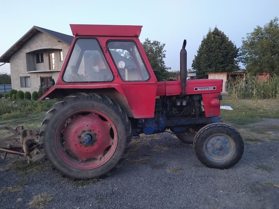 Vând tractor u650 cu plug