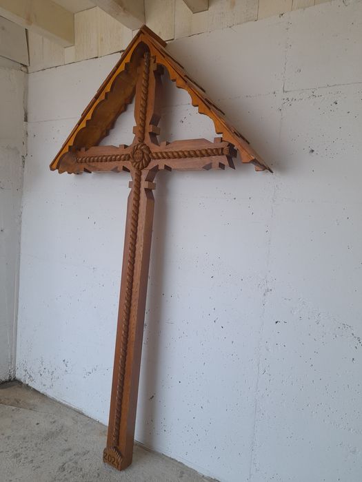 Vând troiță stejar !