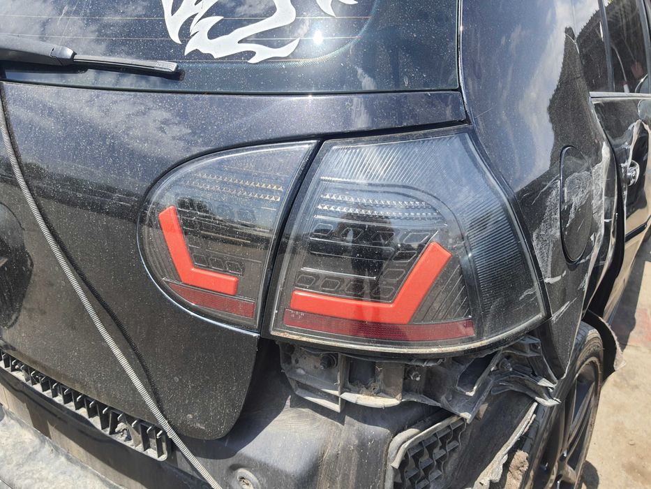 На части! VW Golf 2.0 TDI
