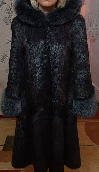 Продаётся Шуба из нутрии/выдры