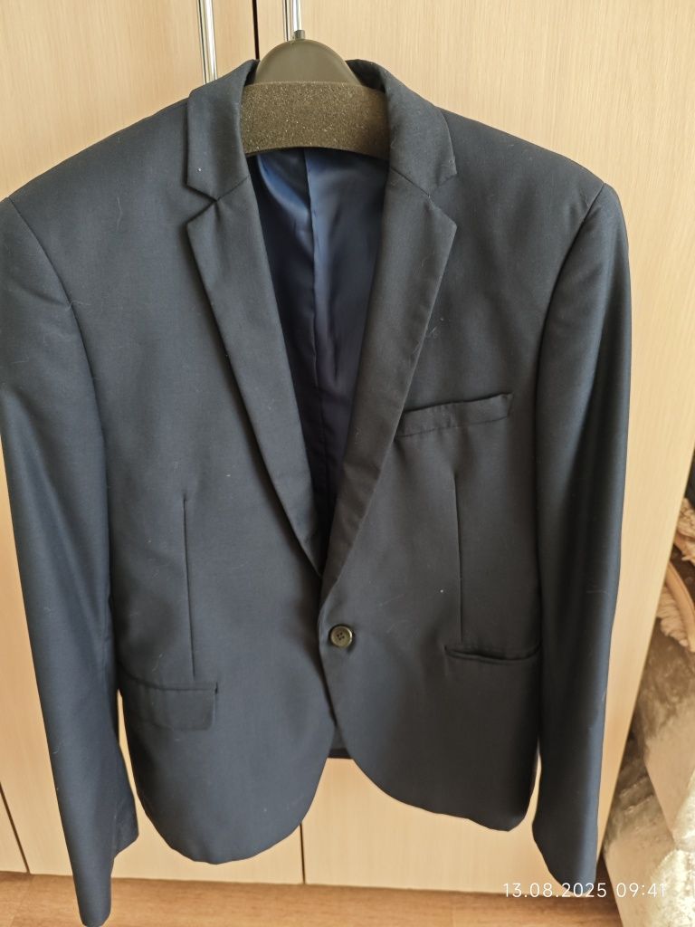 Продам джинсовую куртку, пиджак классический и пиджак льняной