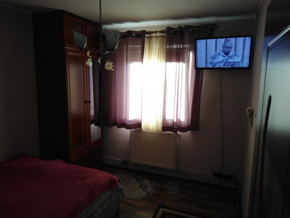 Inchiriez 1 camera (apartament 2 cam.) - Caut coleg apartament