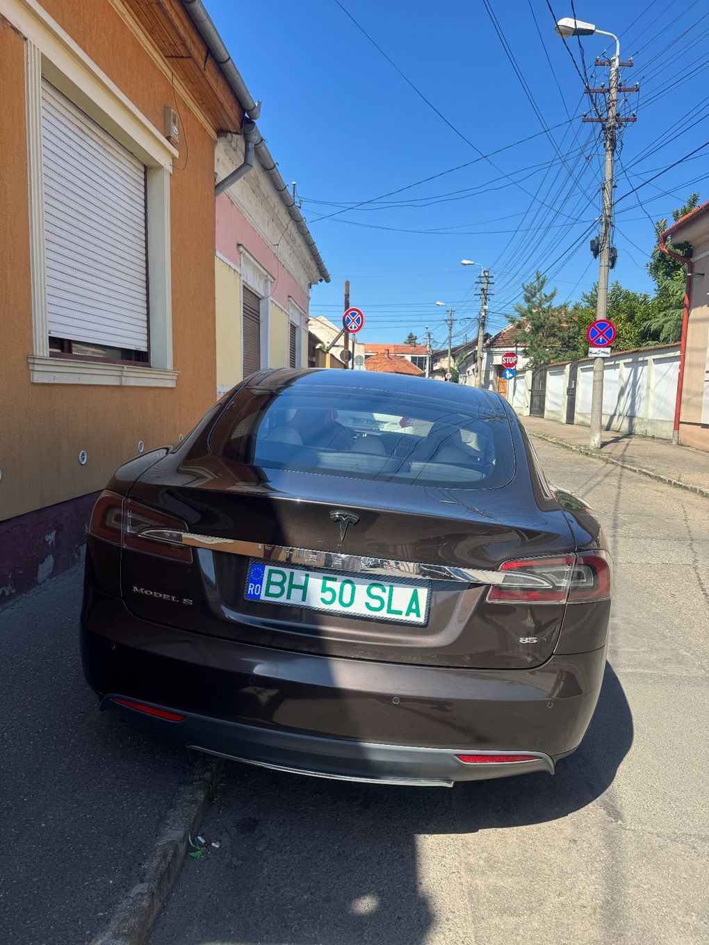 Tesla Model S Tesla Model S 85 –– Incarcare gratuita pe viata la rețeaua Tesla Super