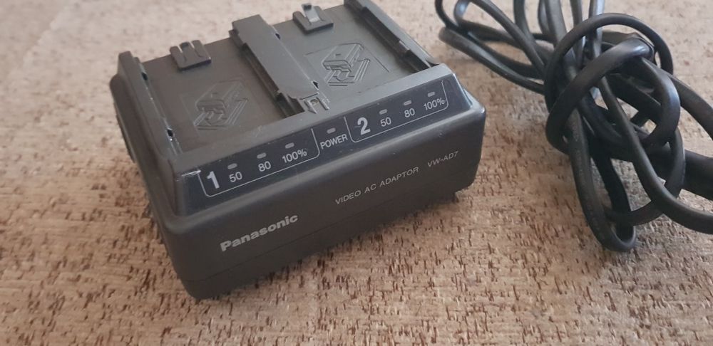 Incarcator  Panasonic VW-AD7E cu leduri