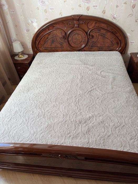 Продам кровать двухспальную