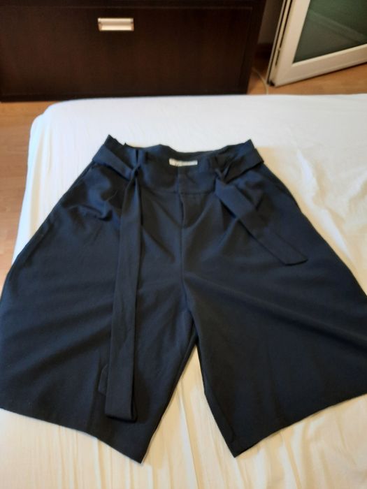 Vand pantaloni scurți dama