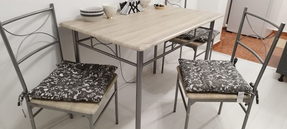 Set bucătărie masa+scaune