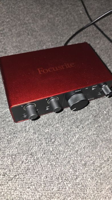 Focusrite scarlett 2i2 4th Gen nouă
