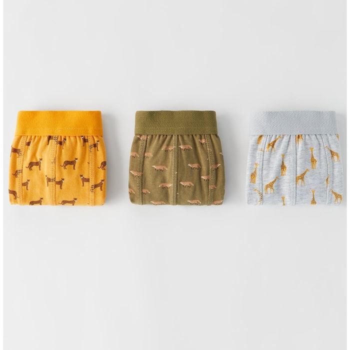 Продавам детски боксерки 12 броя на фирмата Зара