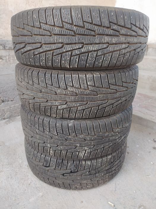 Резина зимняя Nokian