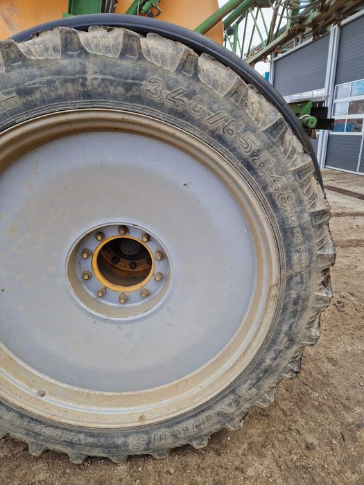 Vand masina erbicidat AMAZONE UX 5200 LITRI 24M