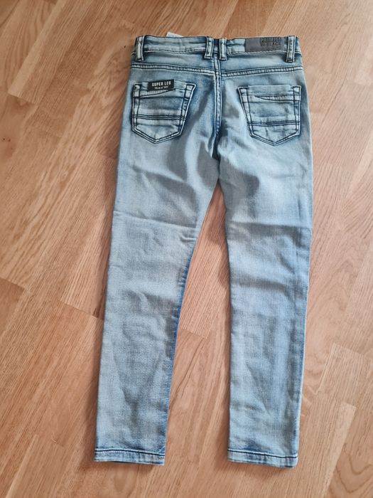 Продавам Детски дънки за 5 - 6 годишни момчета